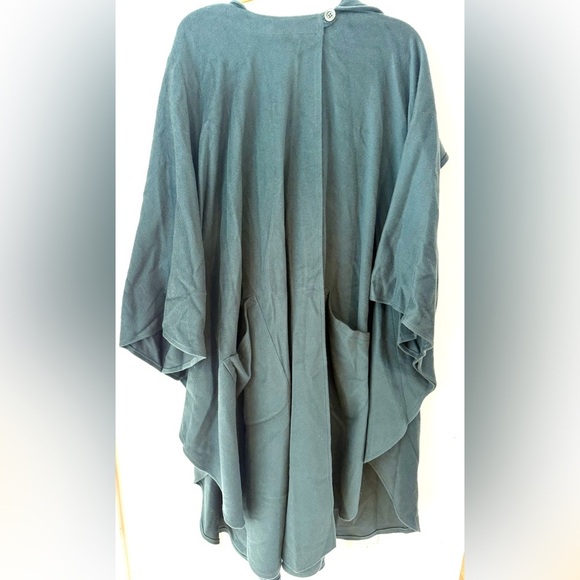 Hourihan by Jimmy Hourihan made in Ireland forrest green wool and cashmere cape - Picture 6 of 13